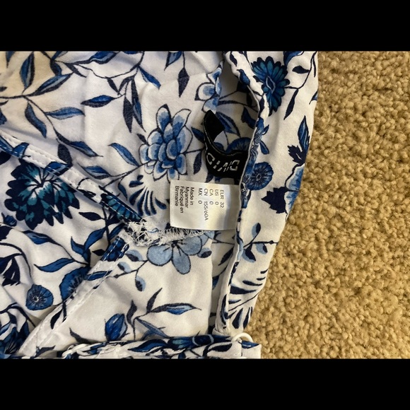 DIVIDED H&M Floral Romper White Blue Jumpsuit 0 - Picture 2 of 4